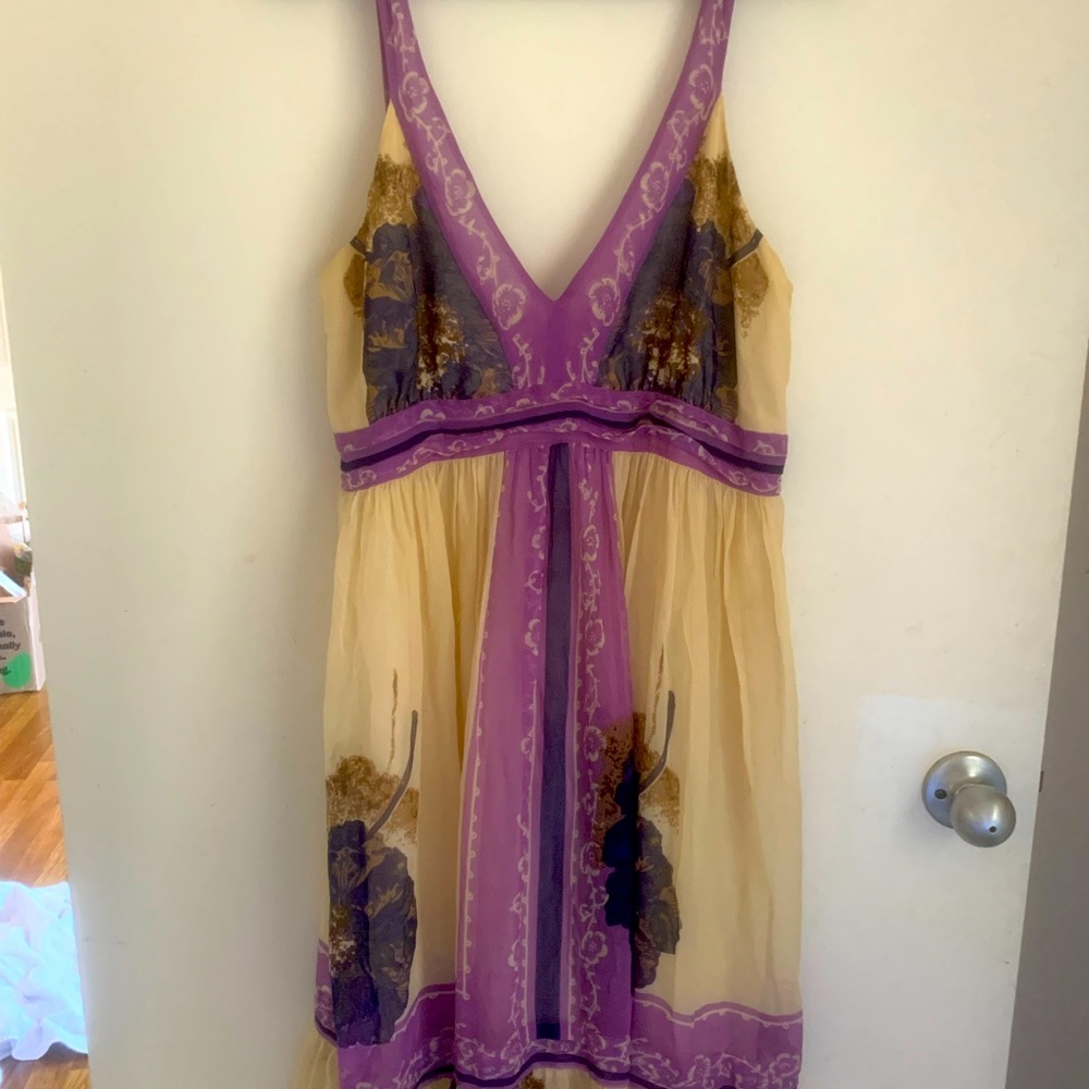 Gorgeous Floral Dress / Size 12 but fits like a medium